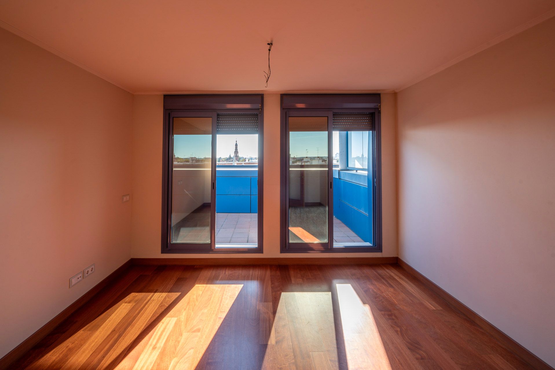 Dormitori de Àtic en venda en  Sevilla Capital amb Aire condicionat, Calefacció i Parquet