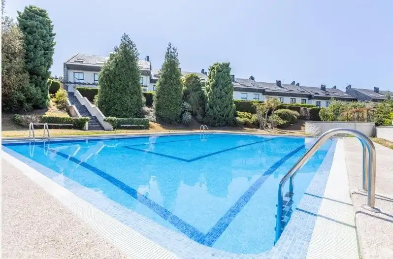 Piscina de Casa adosada en venda en A Coruña Capital  amb Terrassa
