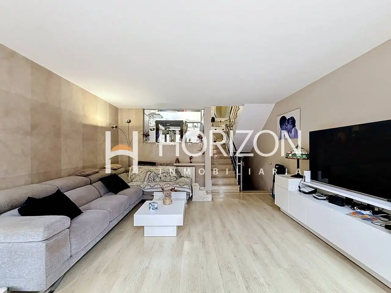 Living room of Detached homes for sale in Barcelona  with Air Conditioner, Heating and Private garden
