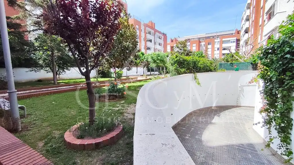 Terraza de Piso en venta en Sant Joan Despí con Parquet, Terraza y Balcón