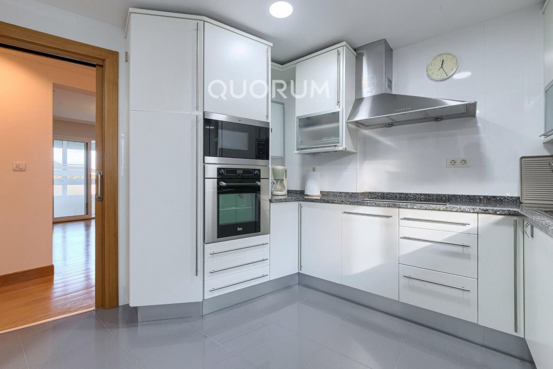 Cuina de Pis en venda en Barakaldo  amb Calefacció, Jardí privat i Balcó