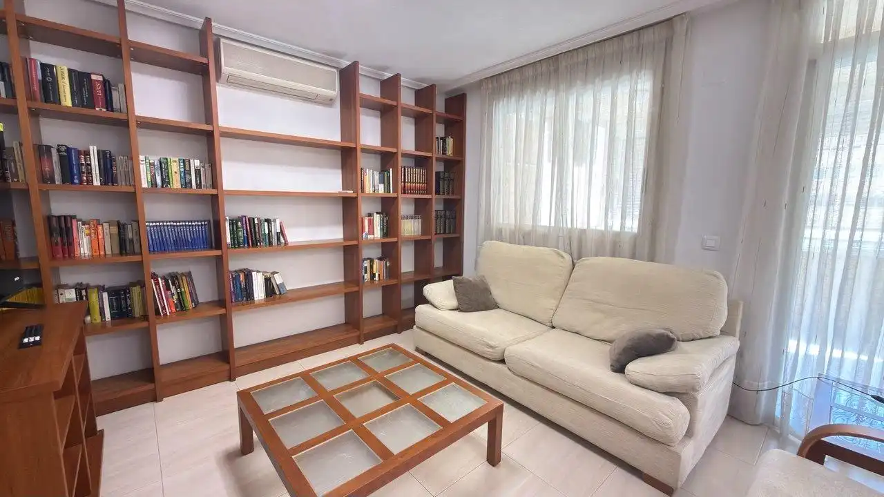 Sala d'estar de Pis de lloguer en Alicante / Alacant amb Aire condicionat, Terrassa i Moblat
