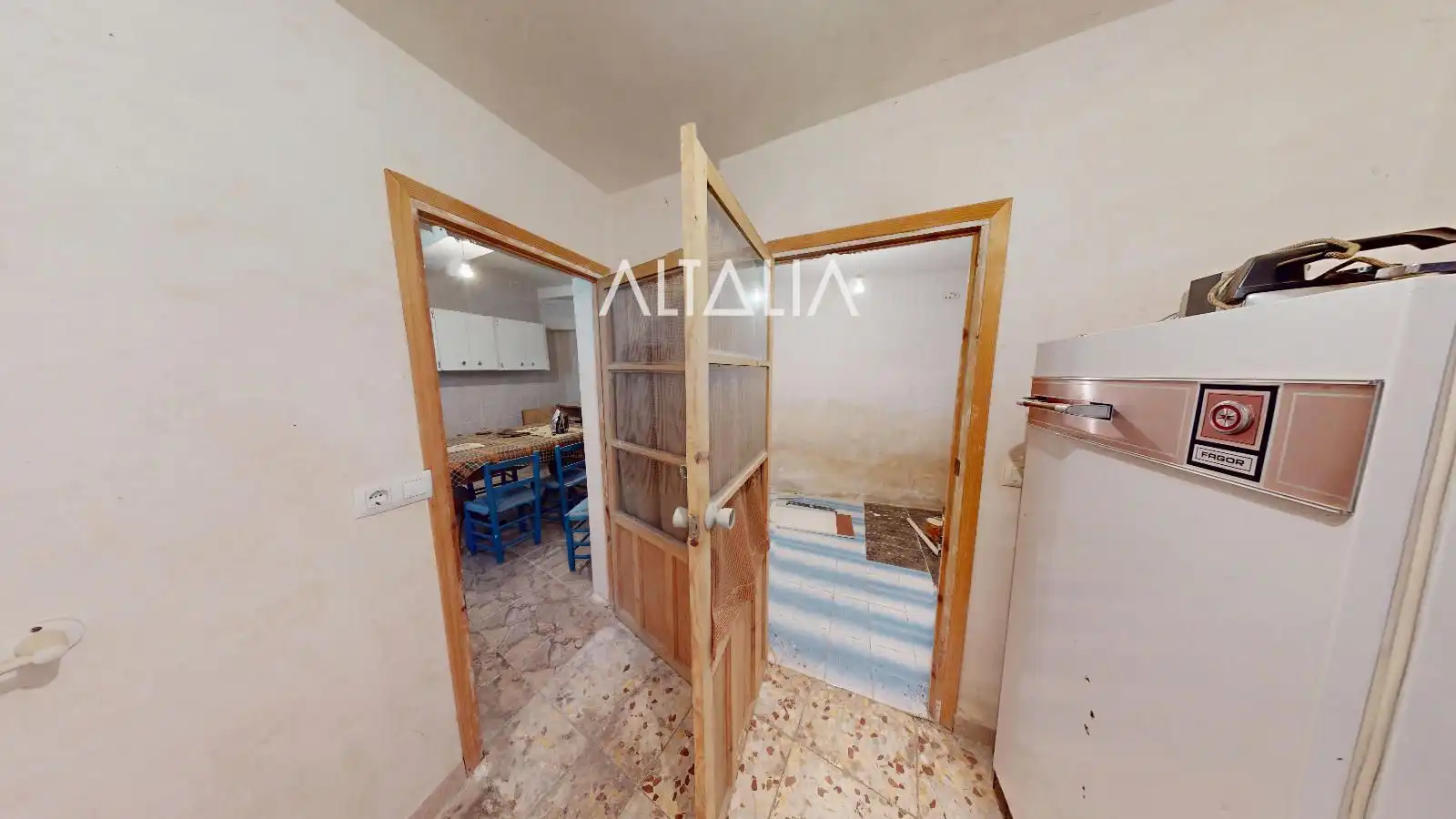 Kitchen of Houses for sale in Poyatos  with Terrace