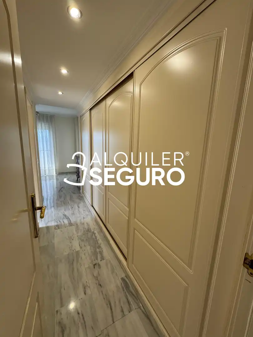 Habitación de Piso de alquiler en Málaga con Aire acondicionado, Terraza y Piscina