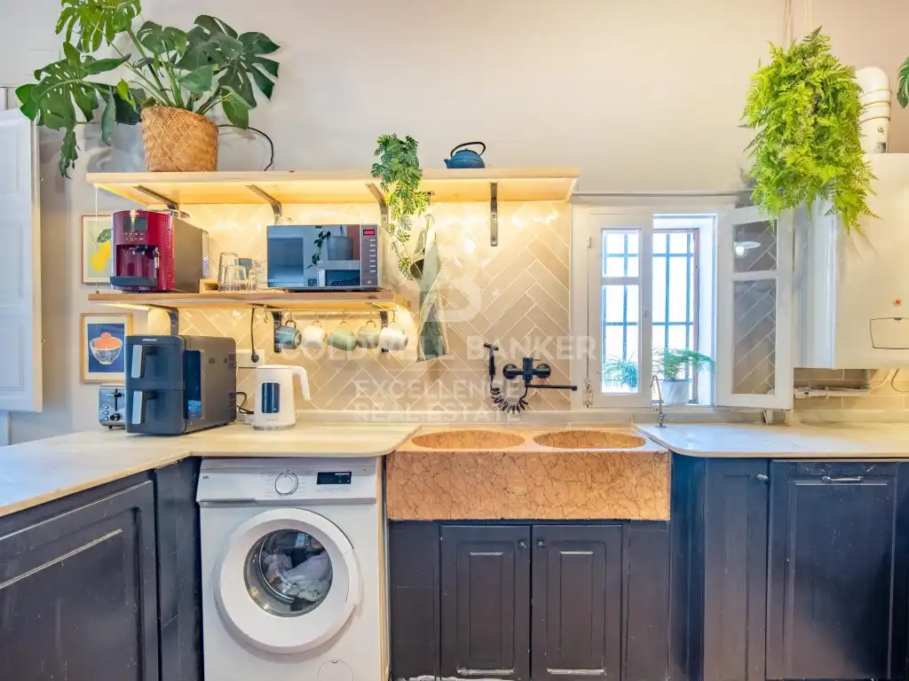 Kitchen of Flat for sale in Valencia  with Air Conditioner, Heating and Oven