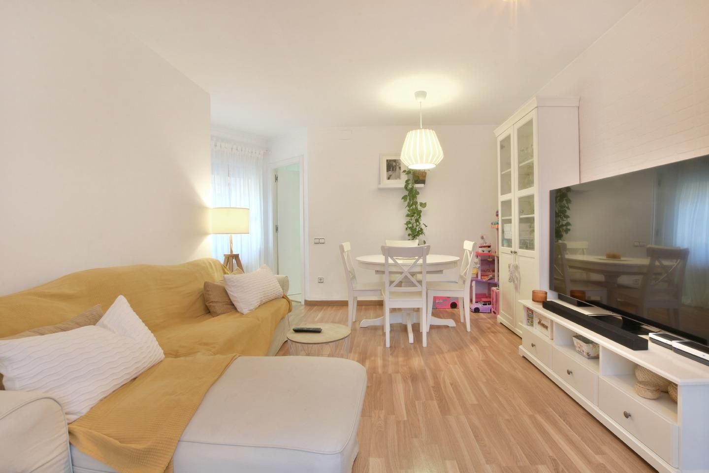 Living room of House or chalet for sale in Terrassa  with Heating, Parquet flooring and Terrace