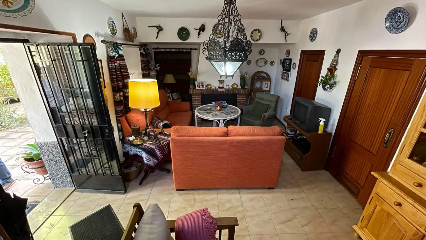 Sala d'estar de Casa o xalet en venda en Carcabuey amb Calefacció, Jardí privat i Terrassa