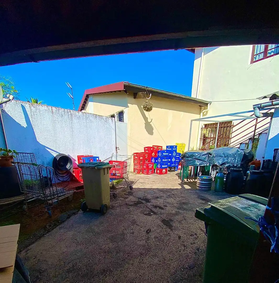 Vista exterior de Local en traspaso en Torrelavega  con Aire acondicionado y Calefacción