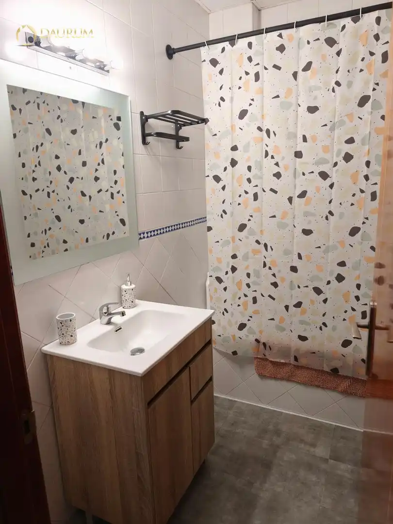 Bathroom of Apartments for sale in Sevilla  with Air Conditioner, Storage room and Swimming Pool