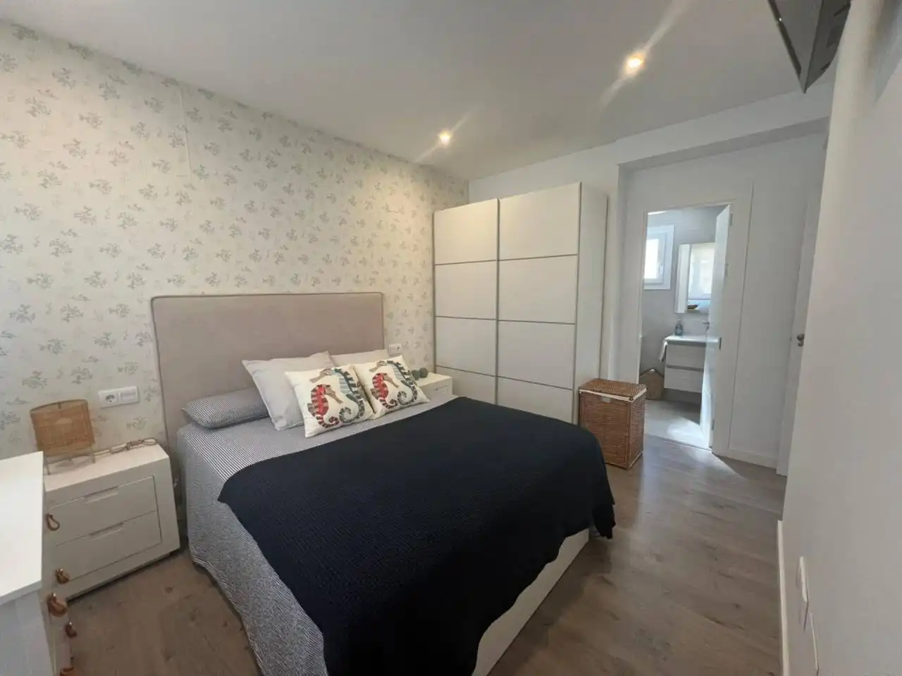 Dormitori de Apartament de lloguer en Almuñécar amb Terrassa i Piscina comunitària
