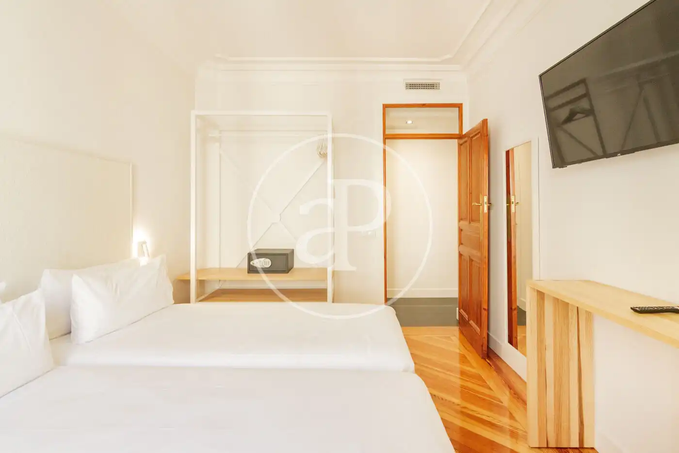 Schlafzimmer von Wohnung zur Miete in Madrid mit Klimaanlage, Heizung und Möbliert