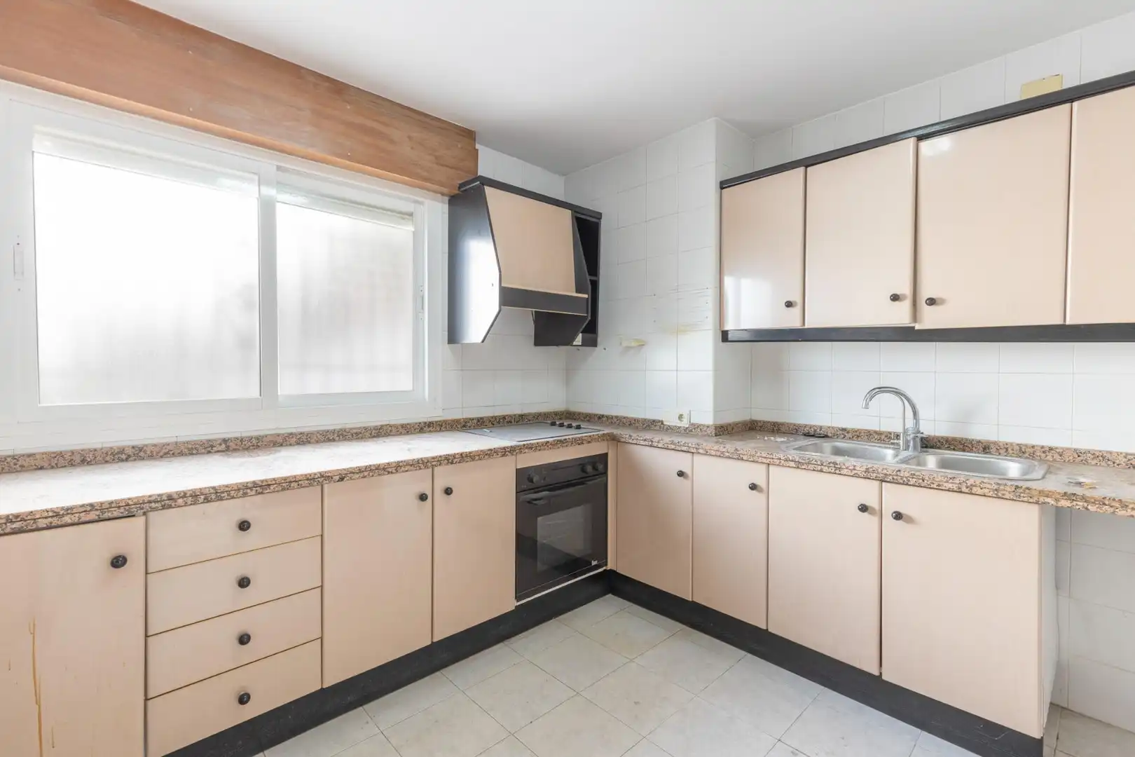 Cocina de Casa adosada en venta en Granada con Calefacción, Terraza y Trastero