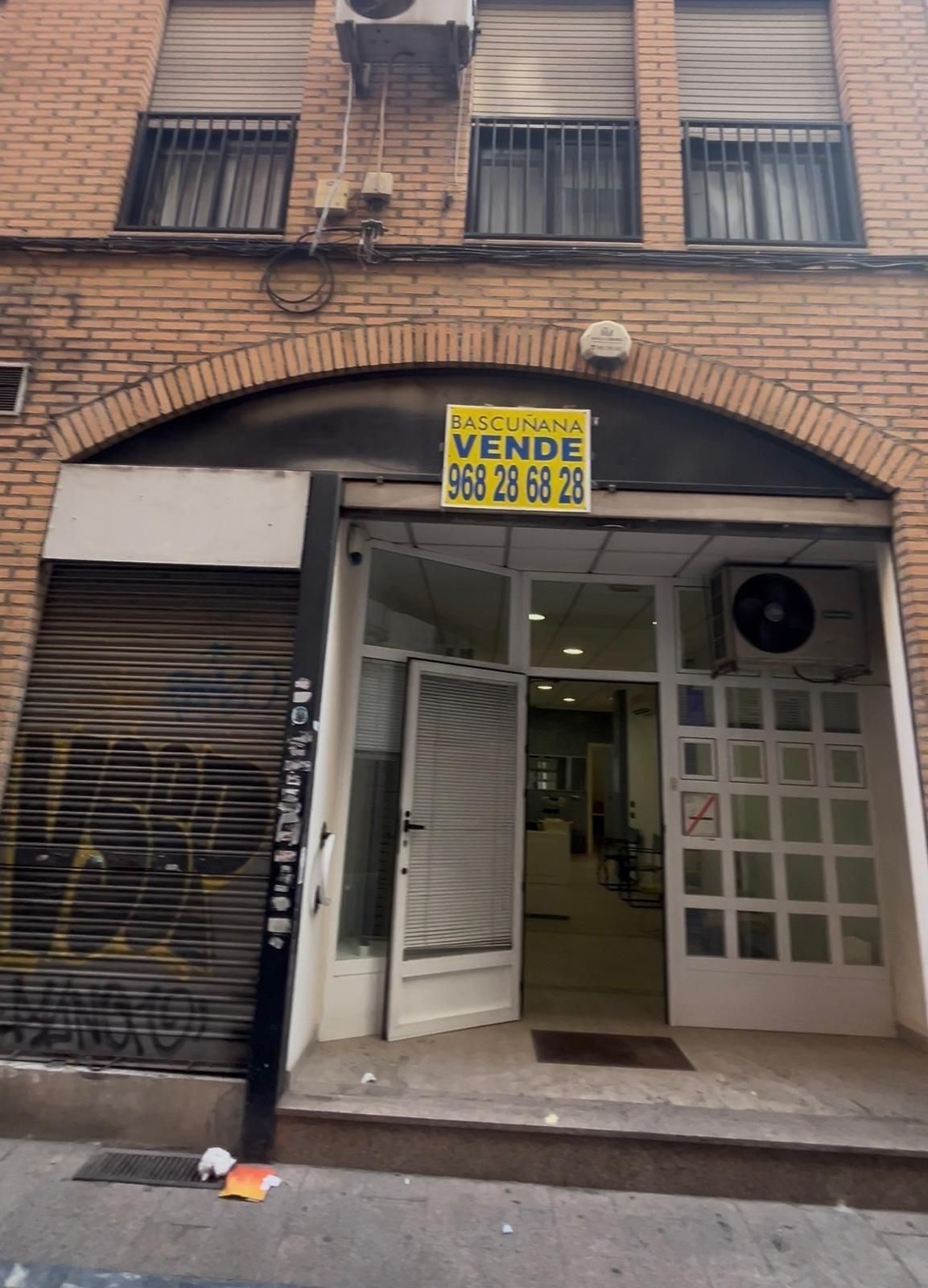 Local en venta en  Murcia Capital con Amueblado