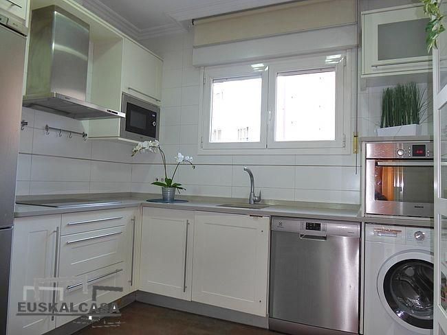 Kitchen of Flat for sale in Bilbao   with Terrace and Furnished