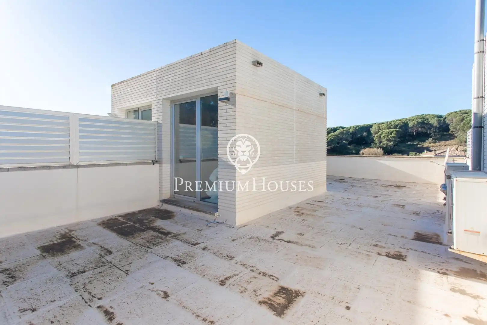 Terrasse von Einfamilien-Reihenhaus zum Verkauf in Sant Pol de Mar mit Klimaanlage, Heizung und Parkett