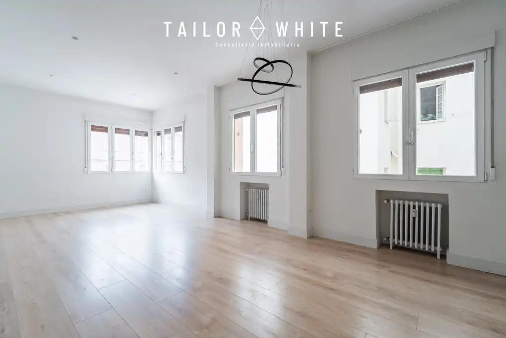 Wohnzimmer von Wohnung zur Miete in Madrid mit Klimaanlage, Heizung und Ofen