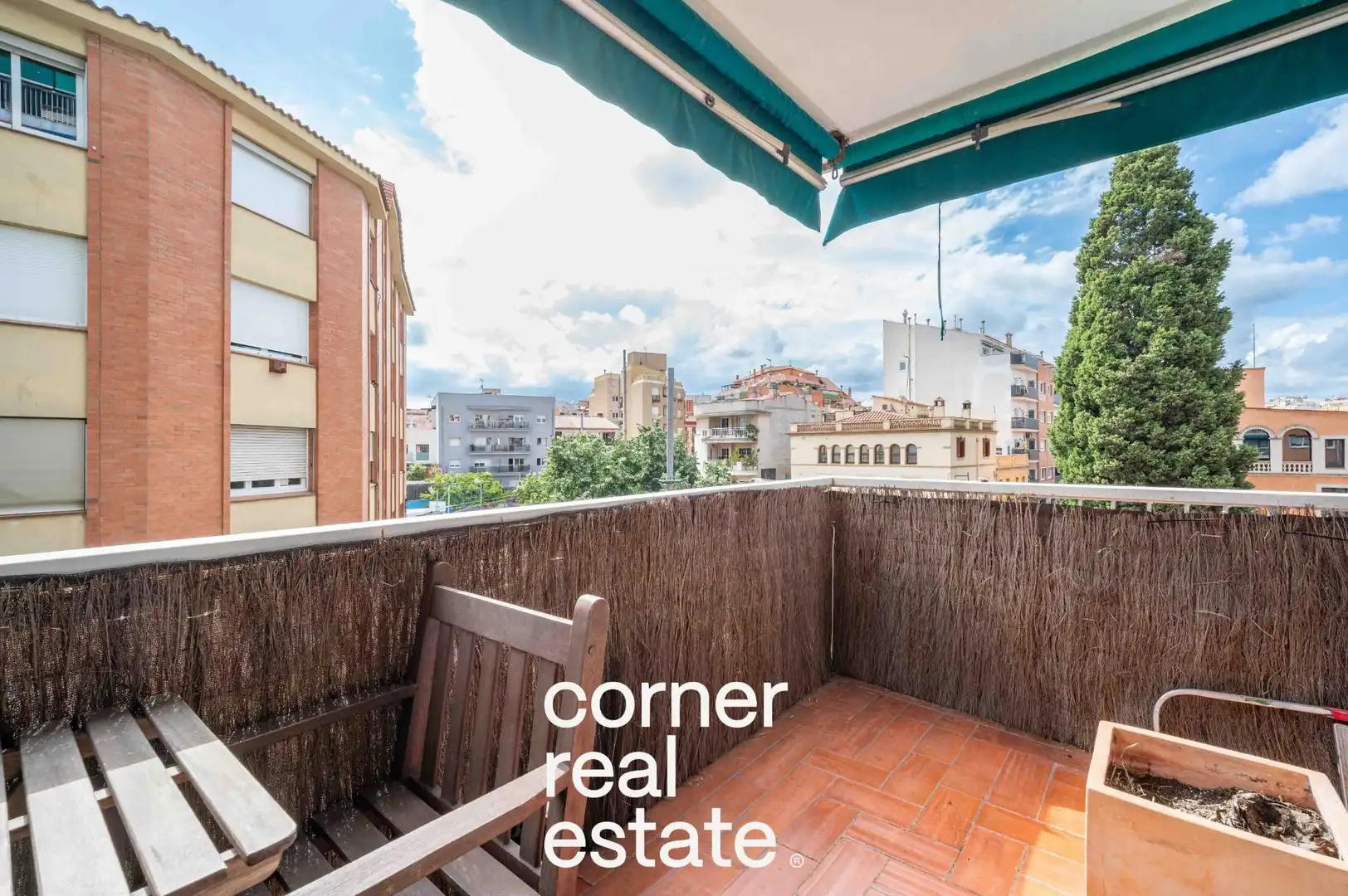 Vista exterior de Piso en venta en Sant Cugat del Vallès con Aire acondicionado, Calefacción y Parquet