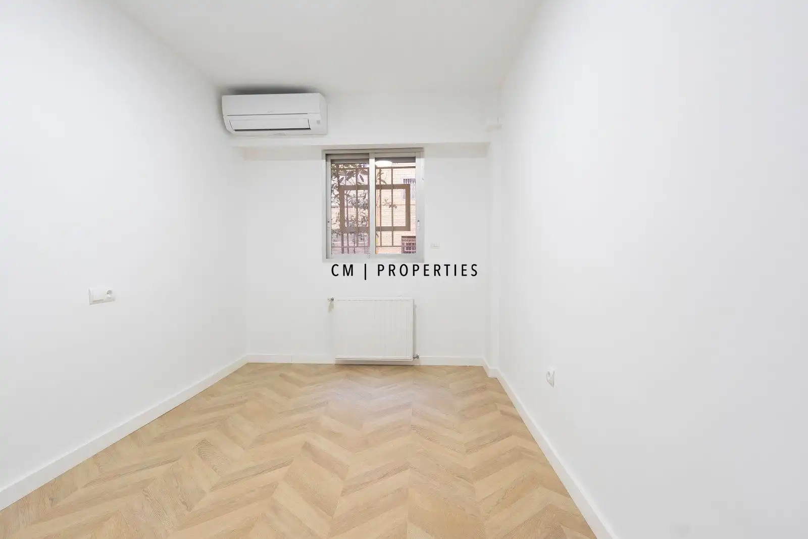 Bedroom of Flat for sale in Valencia  with Air Conditioner, Heating and Parquet flooring