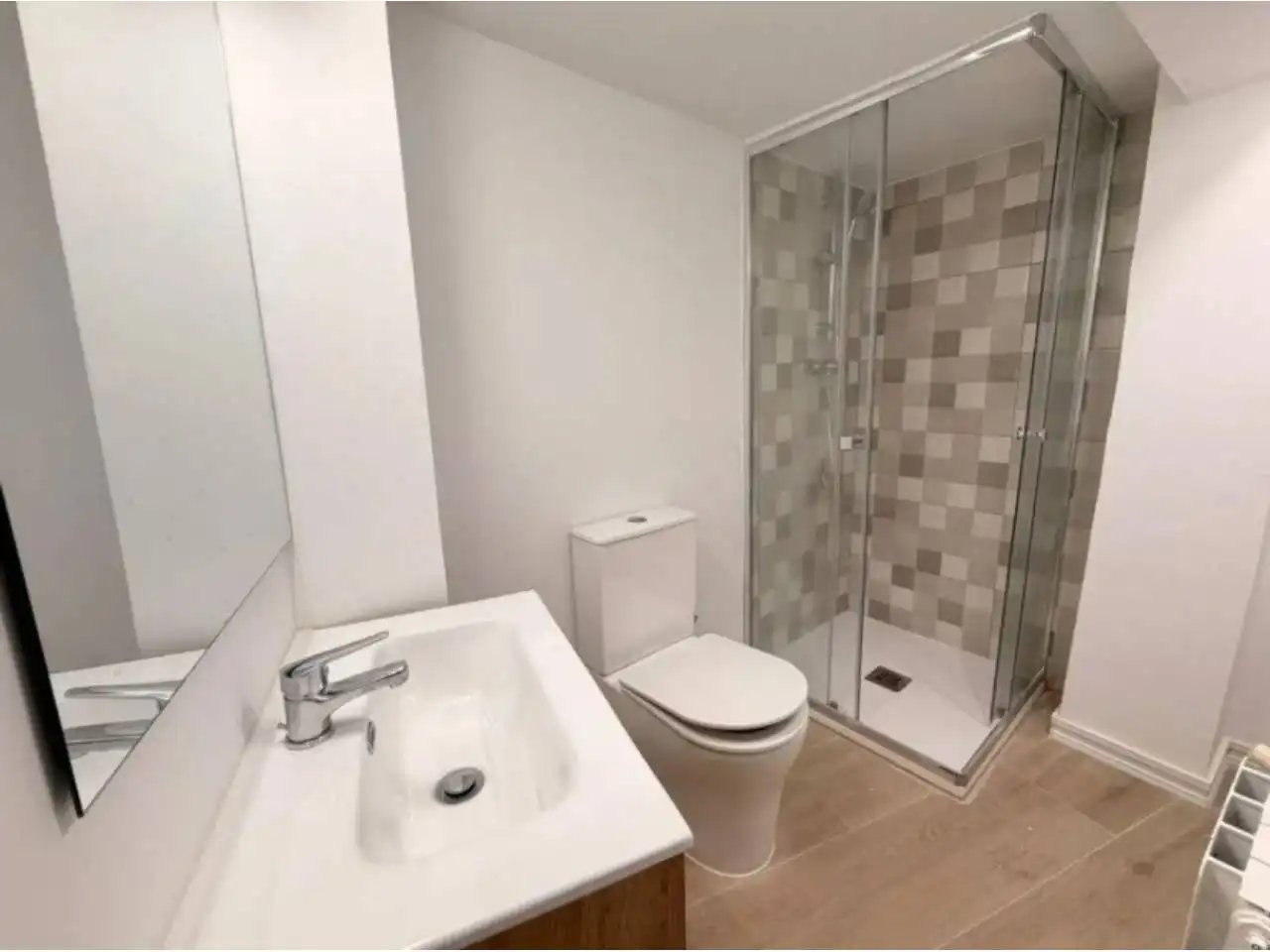 Bathroom of Flat for sale in Barcelona  with Heating