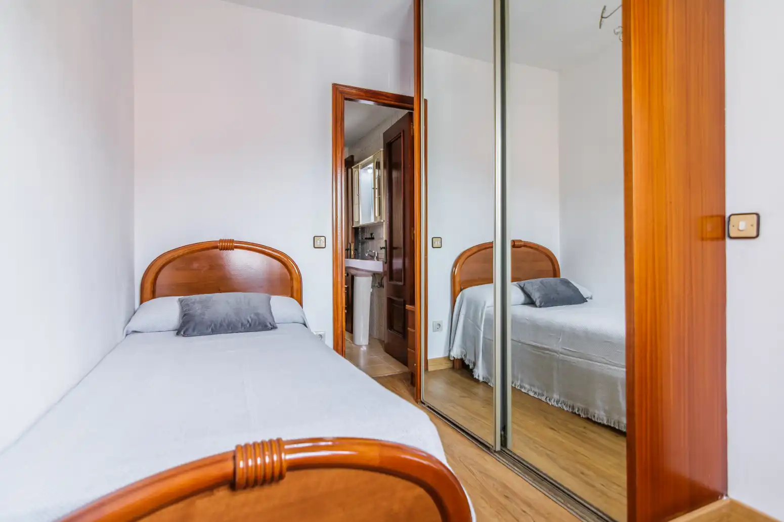 Bedroom of Flat for sale in Oviedo   with Heating, Storage room and Furnished