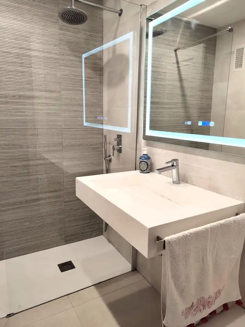 Bathroom of Flat for rent in Elche / Elx  with Terrace, Furnished and Community pool