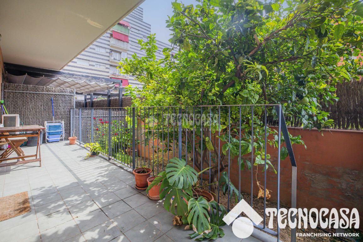 Terrassa de Dúplex en venda en Sant Adrià de Besòs amb Aire condicionat, Calefacció i Jardí privat