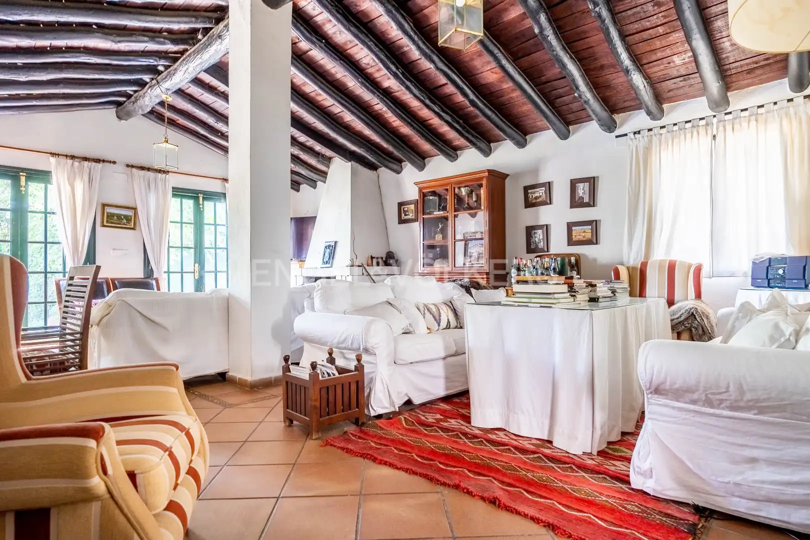 Sala de estar de Finca rústica en venta en Alcalá del Río con Aire acondicionado, Calefacción y Jardín privado