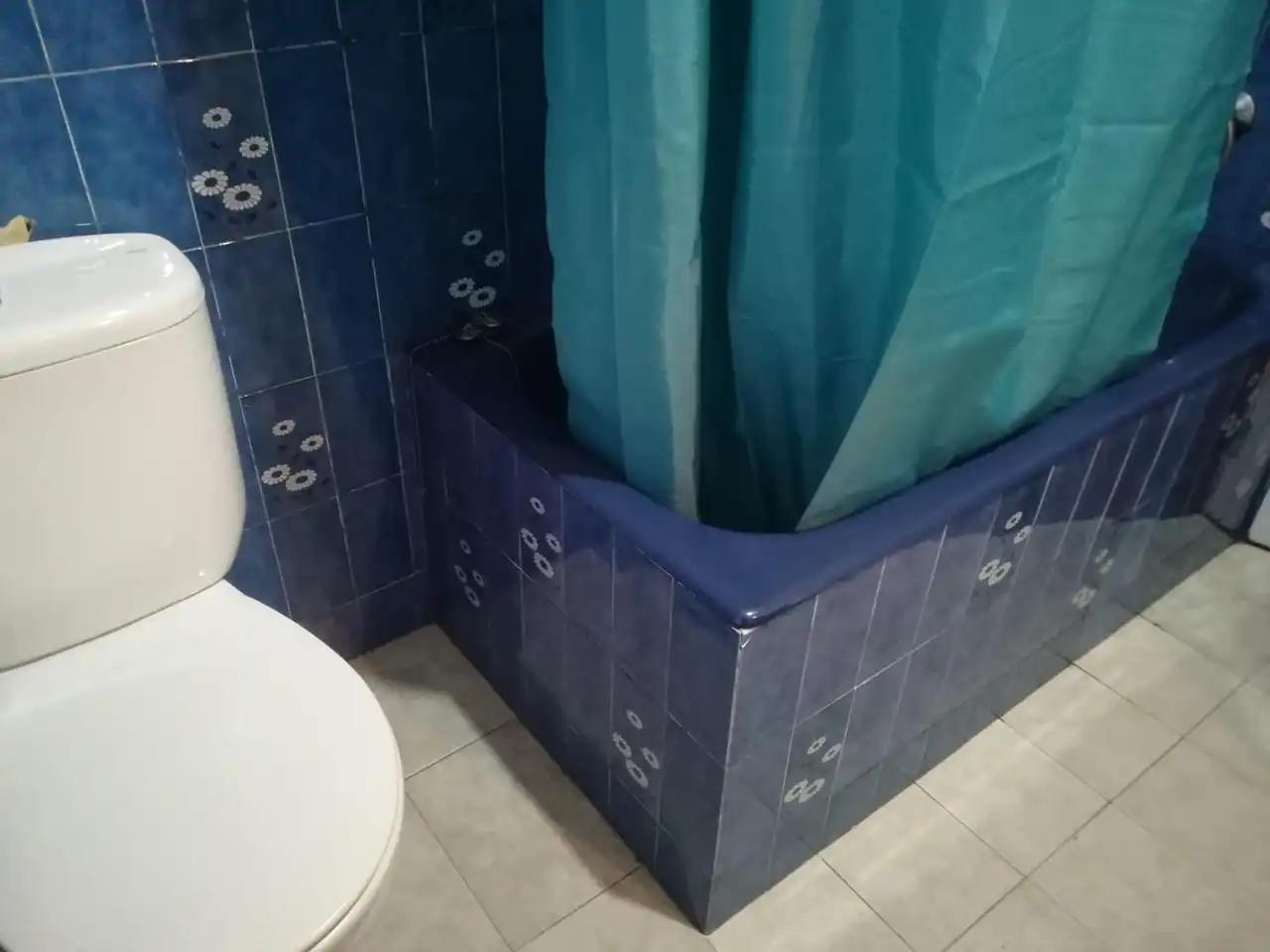 Bany de Planta baixa de lloguer en Santiago de Compostela  amb Calefacció i Moblat