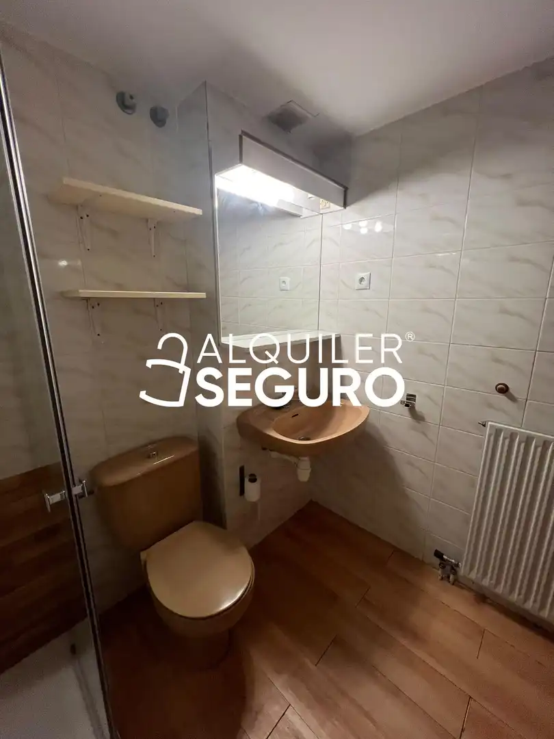 Bathroom of Houses for rent in Tres Cantos  with Heating, Storage room and Swimming Pool