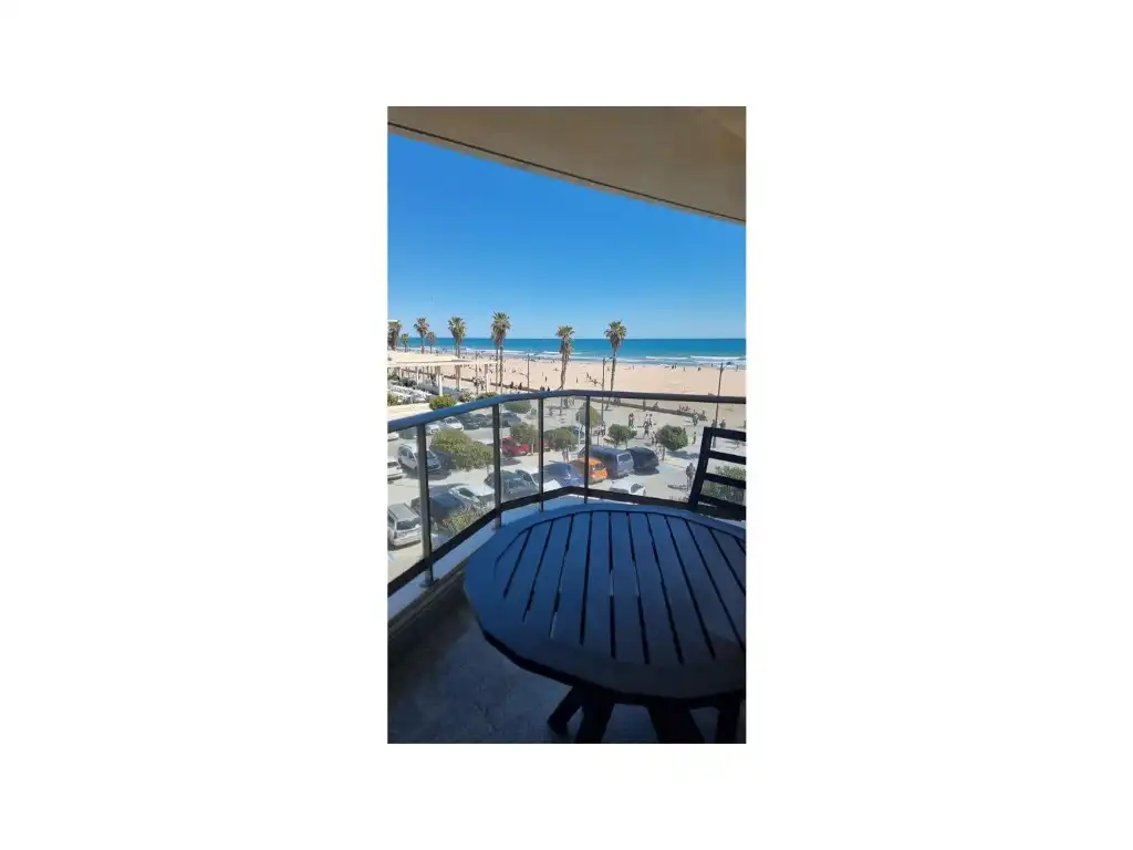 Flat with terrace for sale in Calle Arnau De Vilanova 20