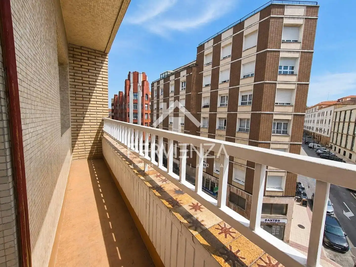 Vista exterior de Pis en venda en Oviedo 