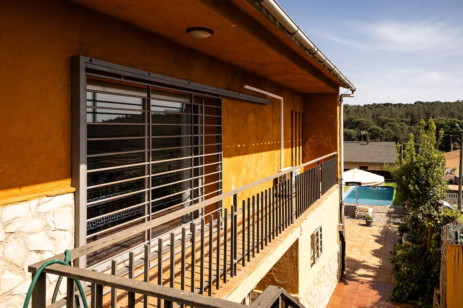 Vista exterior de Casa o xalet en venda en Tordera amb Aire condicionat, Calefacció i Jardí privat
