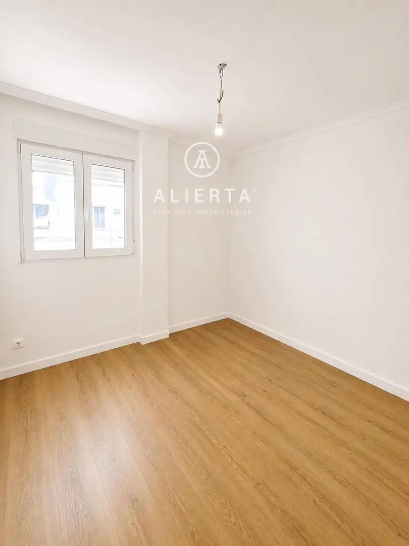 Bedroom of Flat for sale in Zaragoza