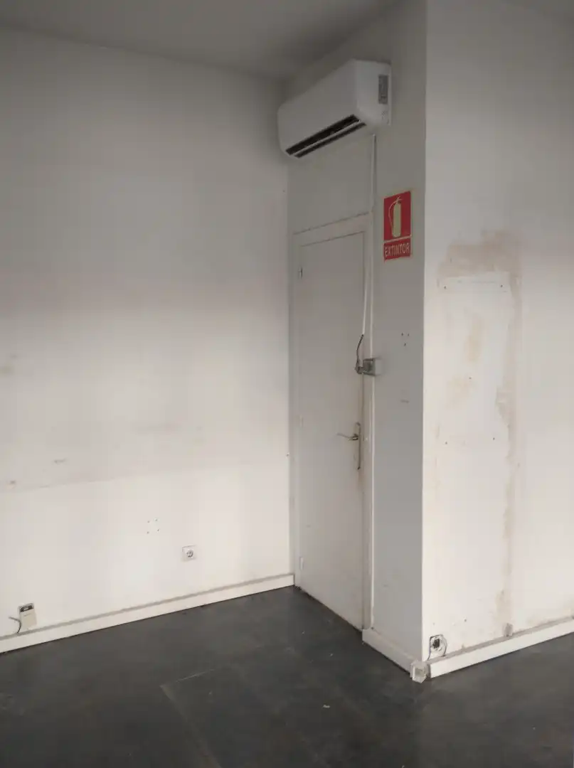 Local en venda en Zaragoza amb Aire condicionat
