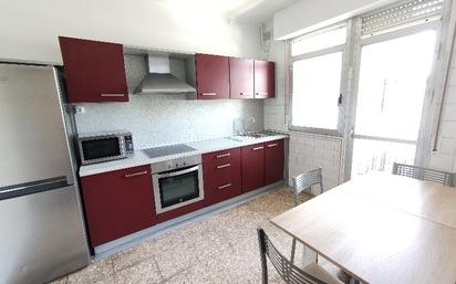 Kitchen of Flat to rent in Ourense Capital   with Heating, Furnished and Oven