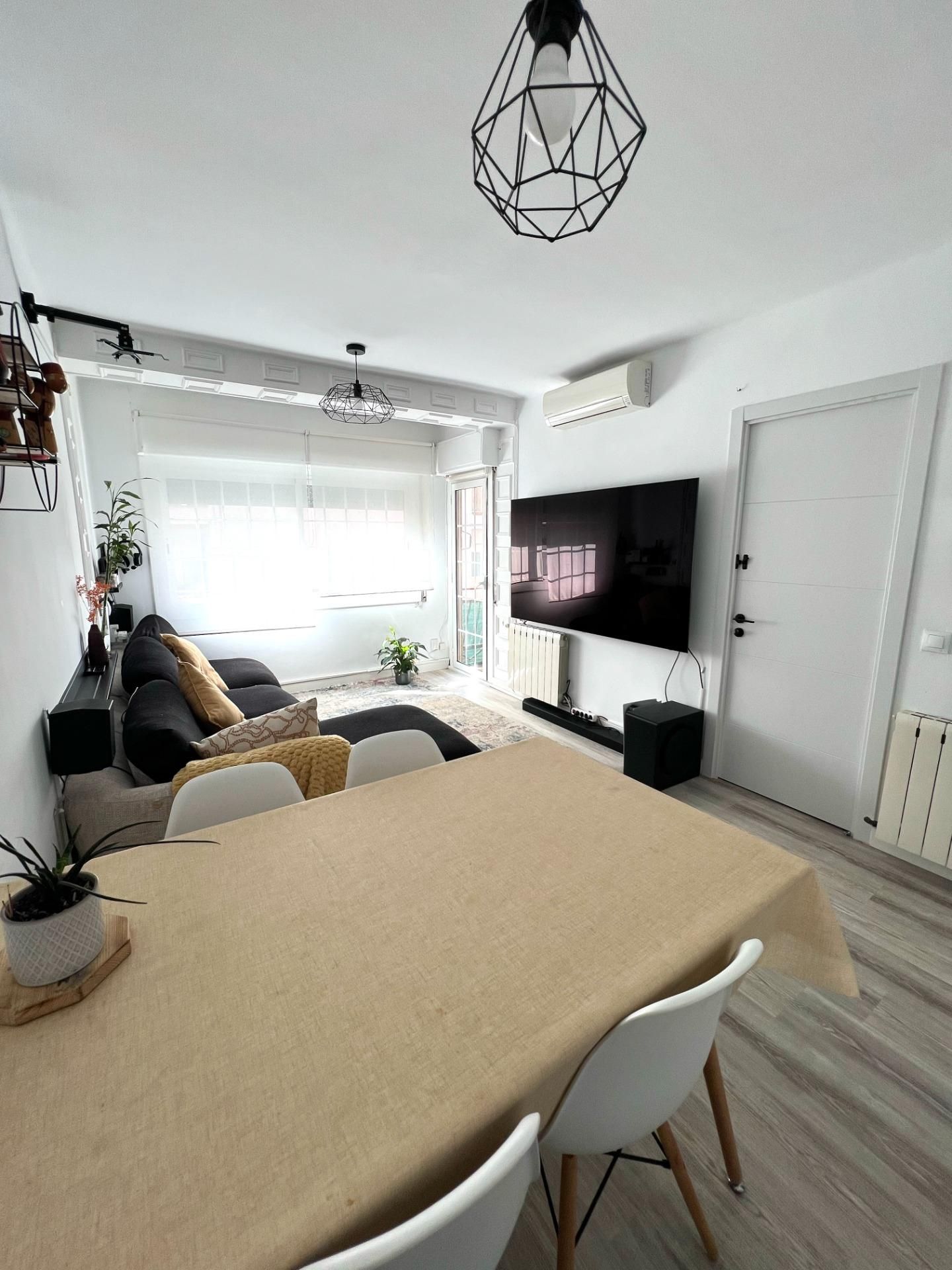 Living room of Flat for sale in Sabadell  with Air Conditioner, Heating and Terrace