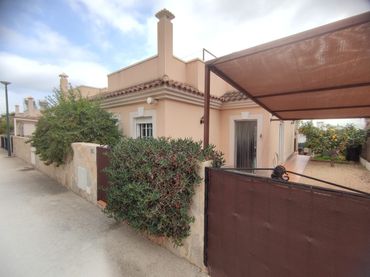 Casa con piscina in vendita a Balcón de Ponoig - Polop Paradis - Polop Hills