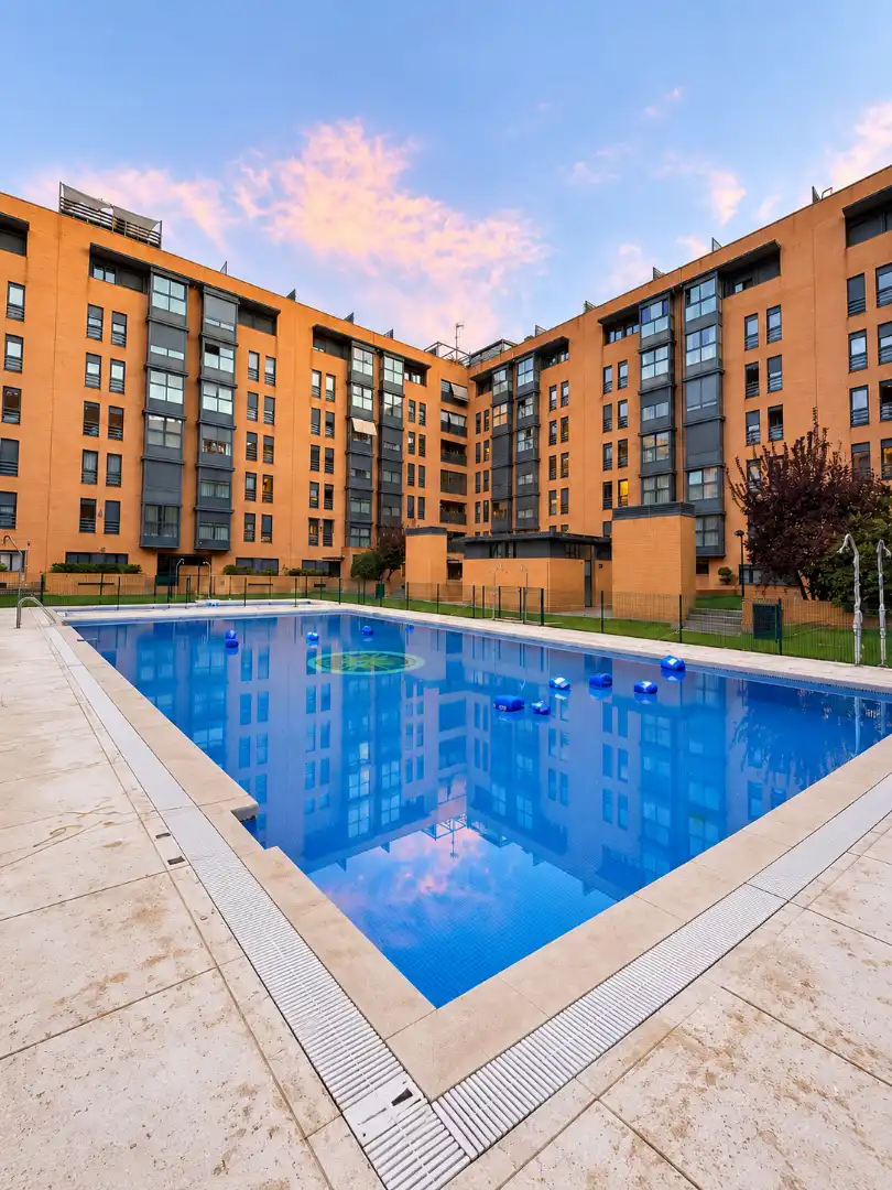Flat with pool for sale in Calle de Pirra