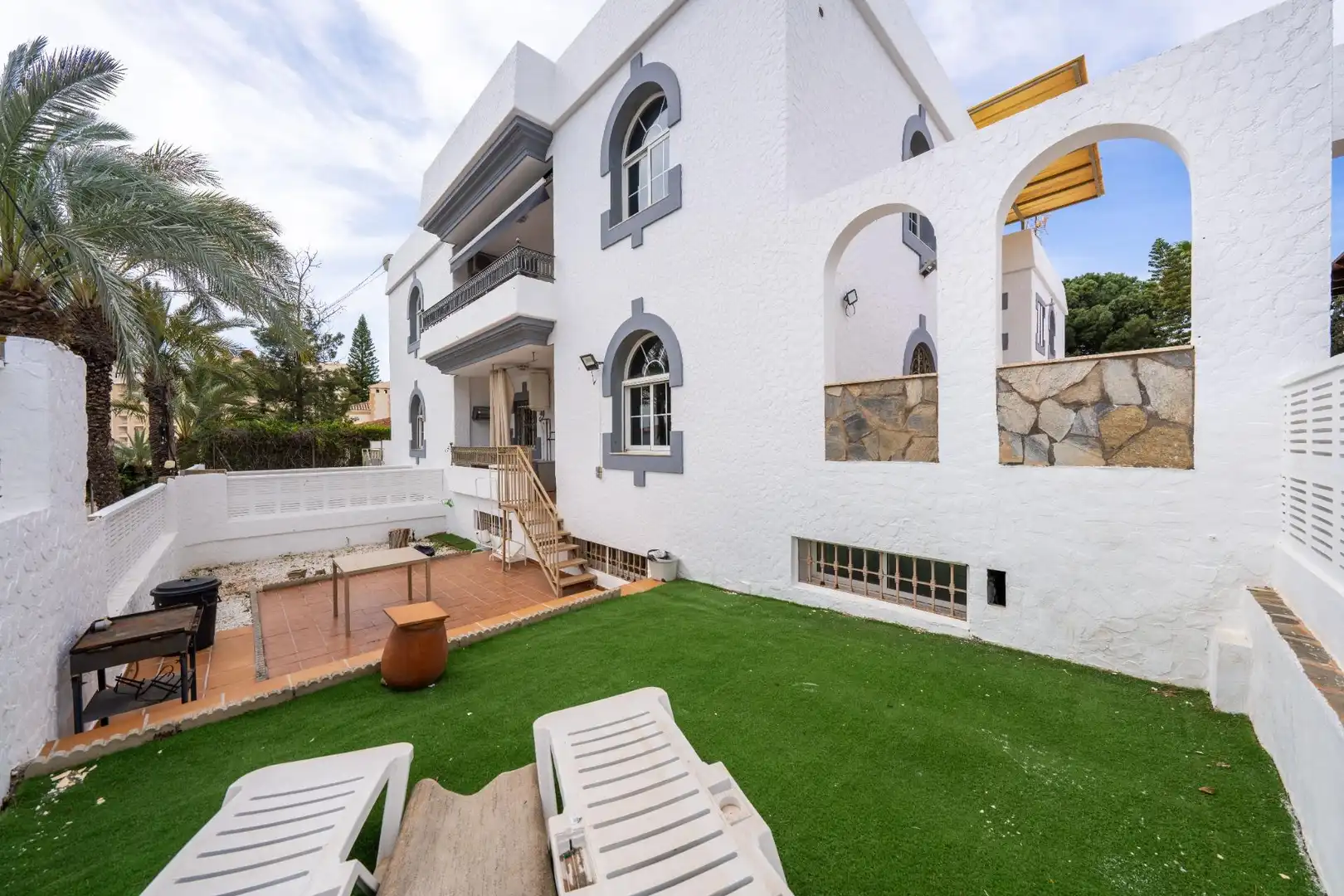 Vista exterior de Casa o chalet en venta en Roquetas de Mar con Aire acondicionado, Calefacción y Jardín privado