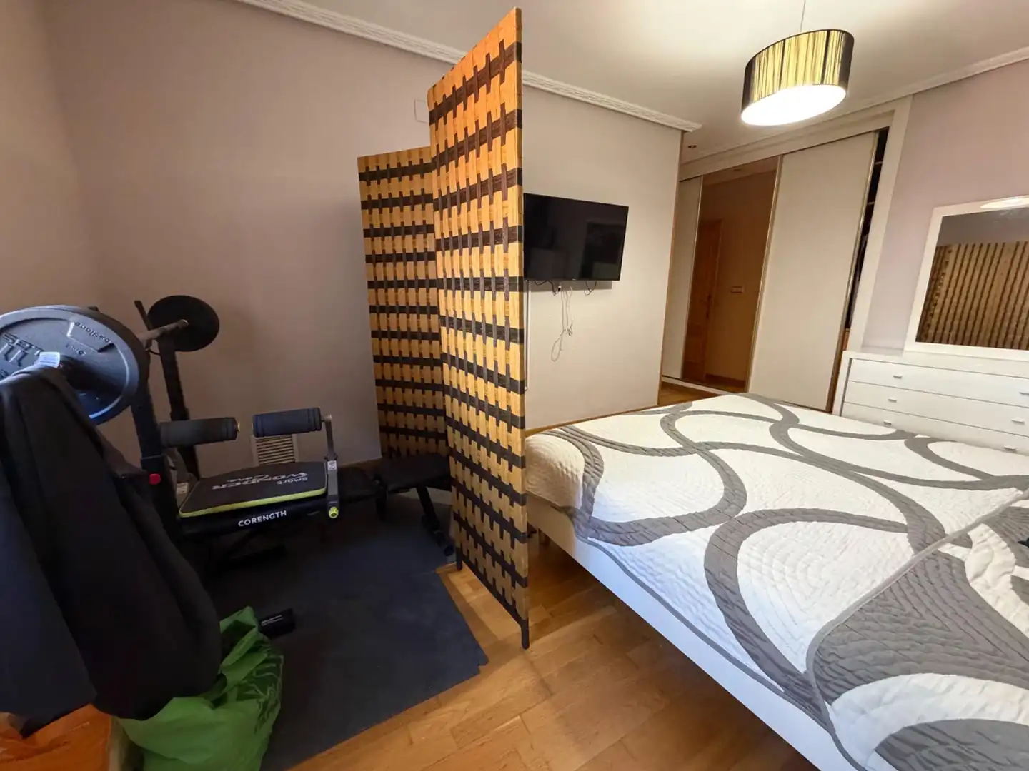 Dormitori de Pis de lloguer en Llíria amb Aire condicionat, Calefacció i Parquet