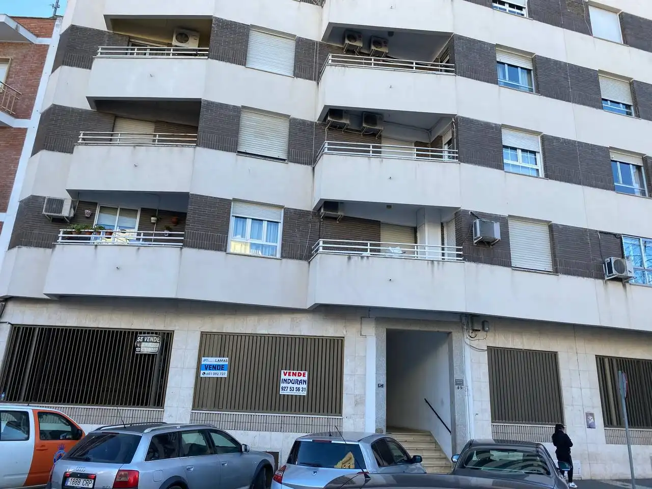Local commercial à vendre à N/A 85