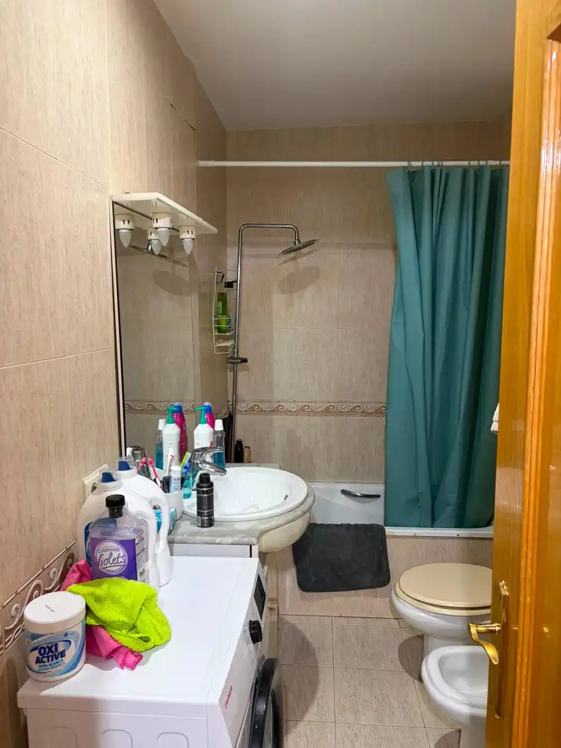 Bathroom of Ground floor for sale in Viator  with Air Conditioner and Heating
