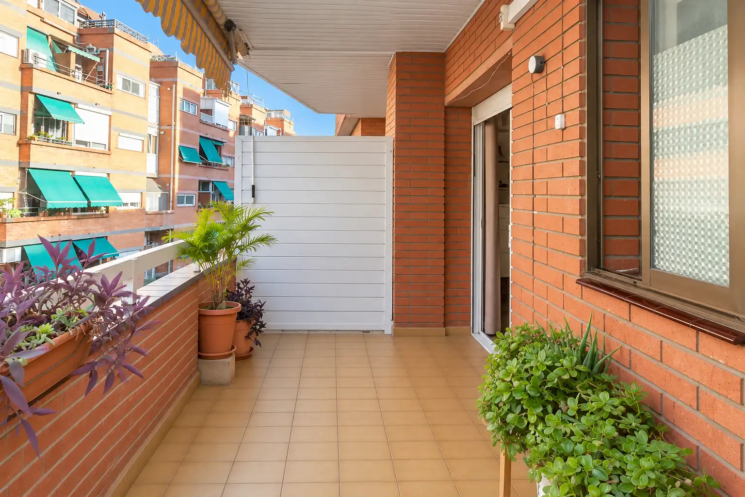 Piso con terraza en venta en Carrer de la Mare de Déu de Port 347, imagen 9
