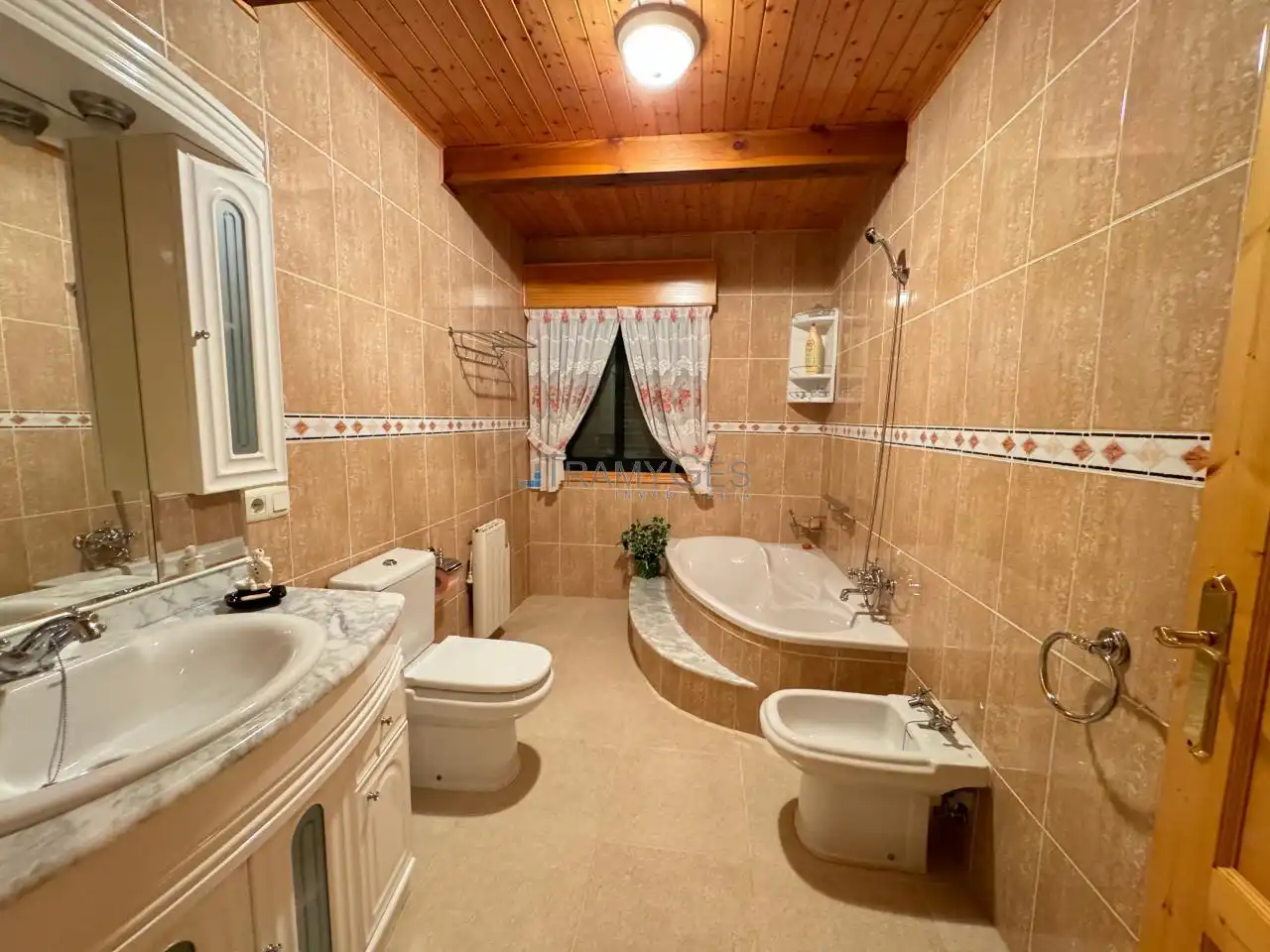 Baño de Casa o chalet en venta en Redondela con Calefacción, Jardín privado y Terraza