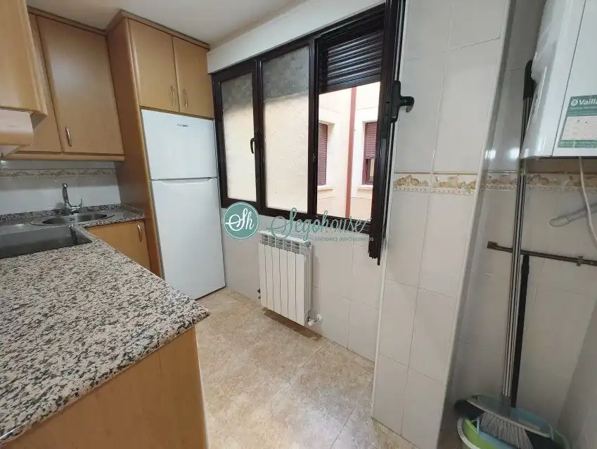 Cuina de Pis en venda en La Lastrilla  amb Calefacció i Traster