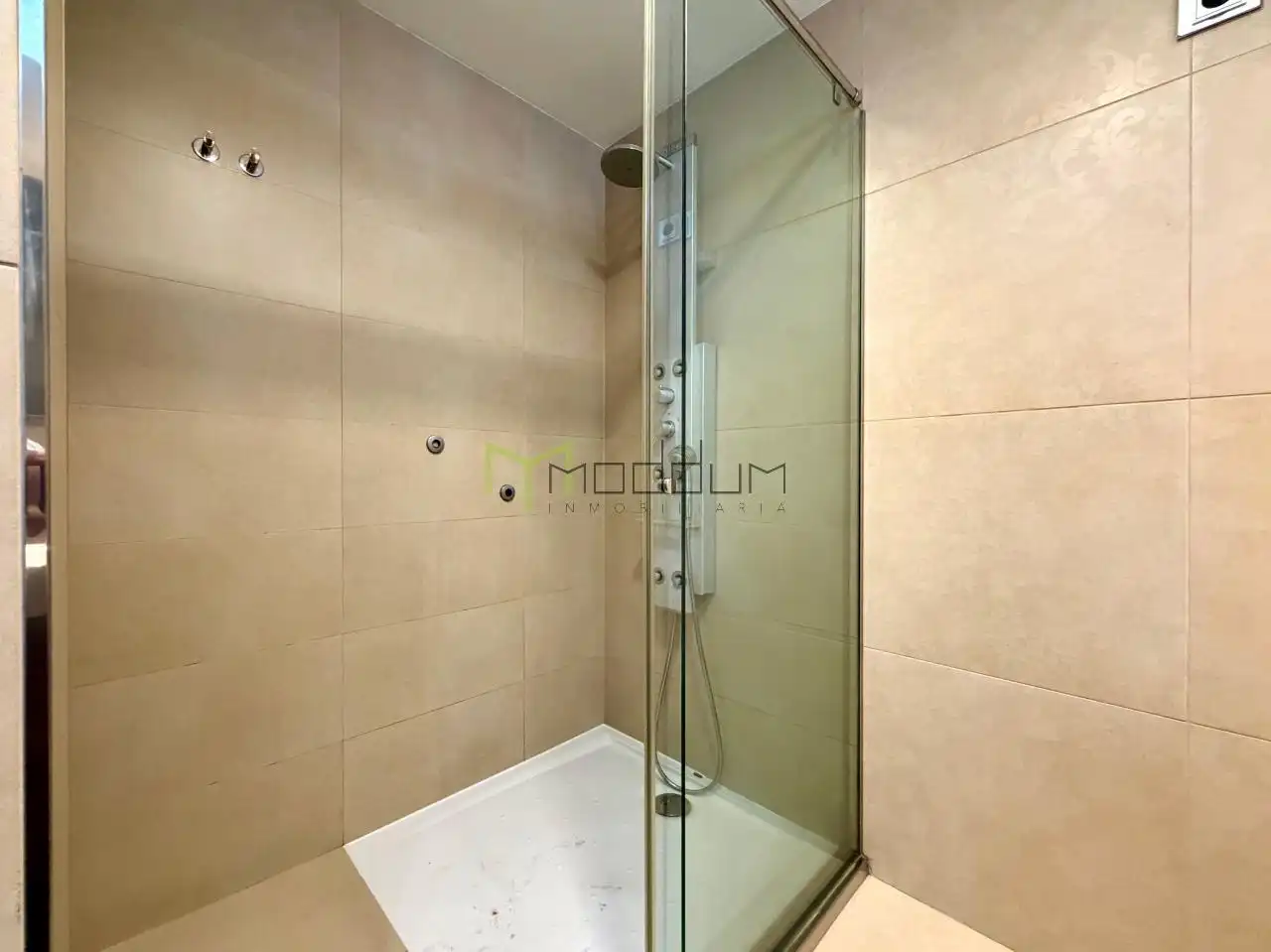 Baño de Ático en venta en A Coruña Capital  con Calefacción, Terraza y Trastero