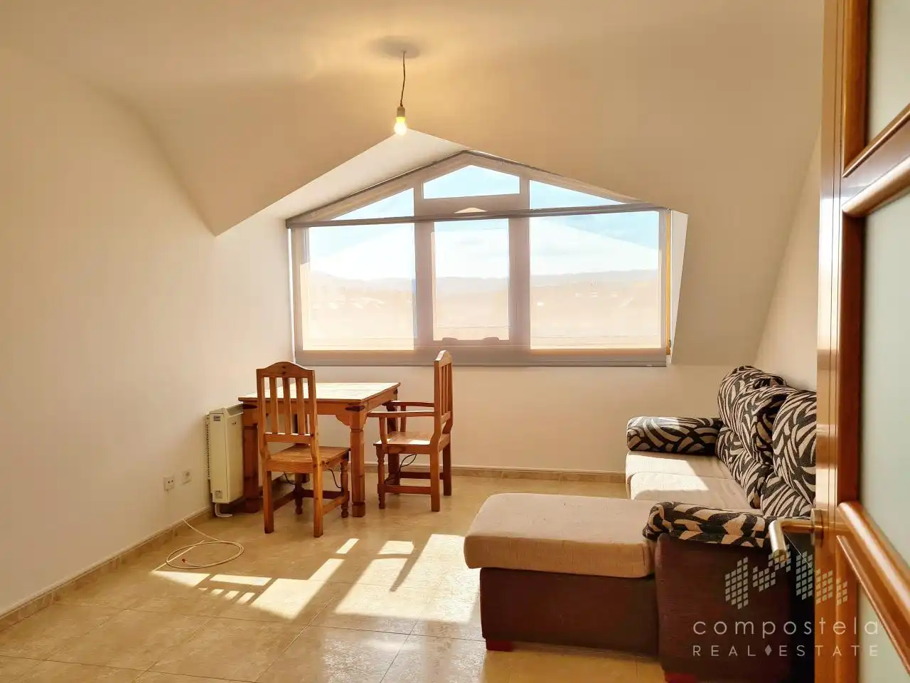 Attic for rent in Avda. Mahía, Bertamirans