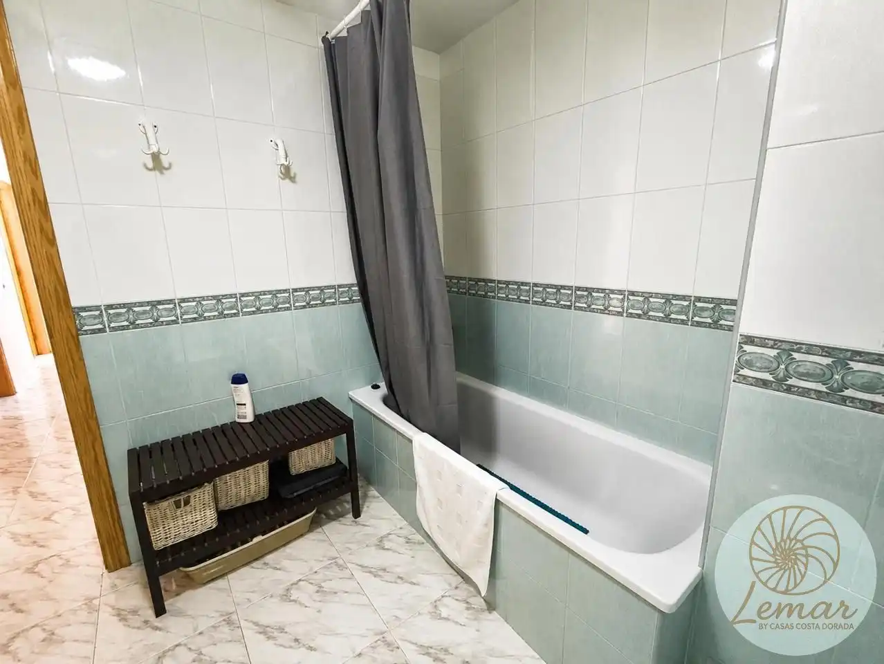 Baño de Piso en venta en L'Ametlla de Mar  con Aire acondicionado, Terraza y Balcón