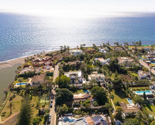 Exterior view of House or chalet for sale in Estepona  with Air Conditioner, Private garden and Terrace