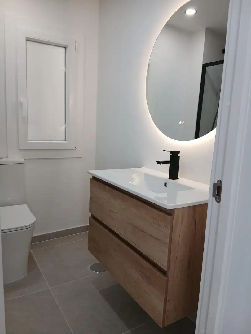 Bathroom of Flat for sale in Málaga  with Parquet flooring